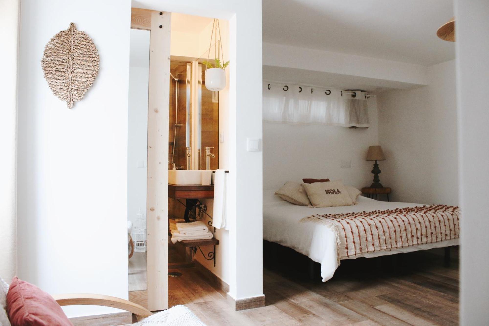 Vila Vale Guest House - Surf & Yoga シャルネカ エクステリア 写真