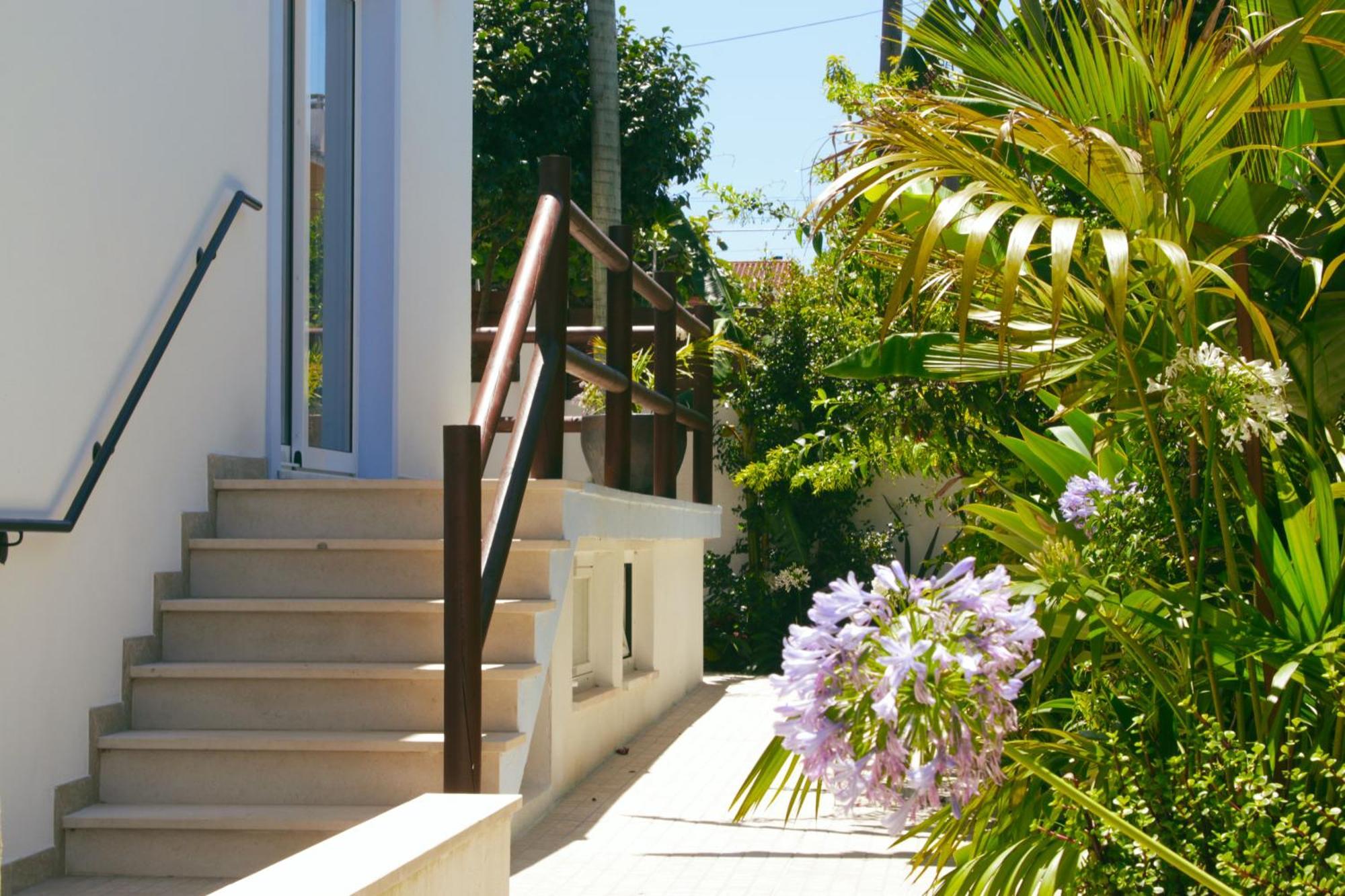 Vila Vale Guest House - Surf & Yoga シャルネカ エクステリア 写真